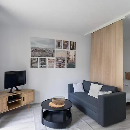 Studio Jador Gare Rer B Le Bourget - Paris Aeroport Charles De Gaulle Exterior foto